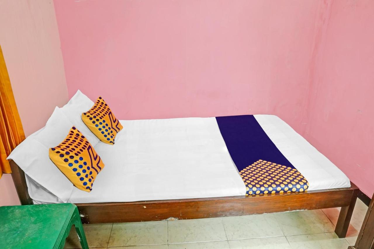 Oyo 90729 Sekar Guest House Jembel エクステリア 写真