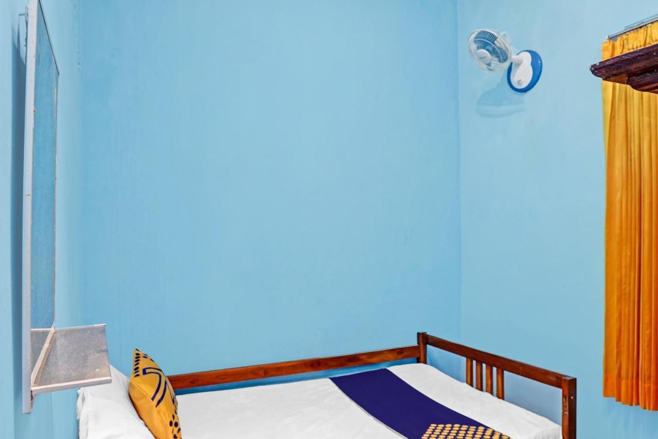 Oyo 90729 Sekar Guest House Jembel エクステリア 写真