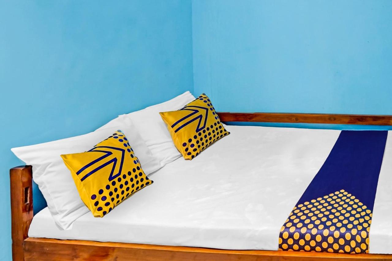 Oyo 90729 Sekar Guest House Jembel エクステリア 写真